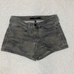 camo shorts